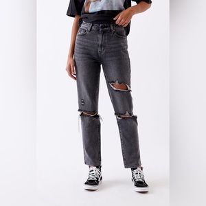NWOT Women’s Distressed High-Rise Mom Jean | Pacsun